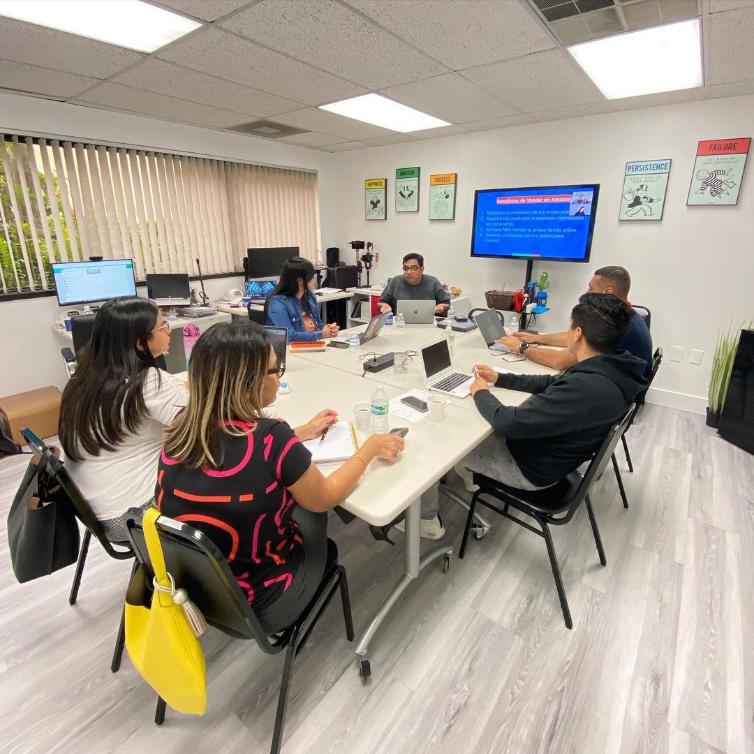 Estudiantes en Miami Marketing School