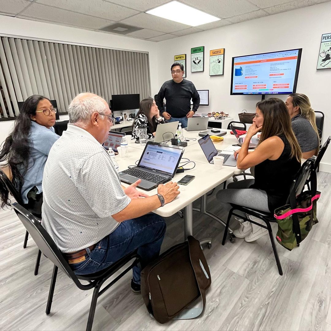Estudiantes en Miami Marketing School